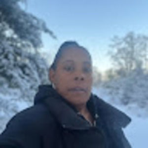 Meet your Posher, Leona